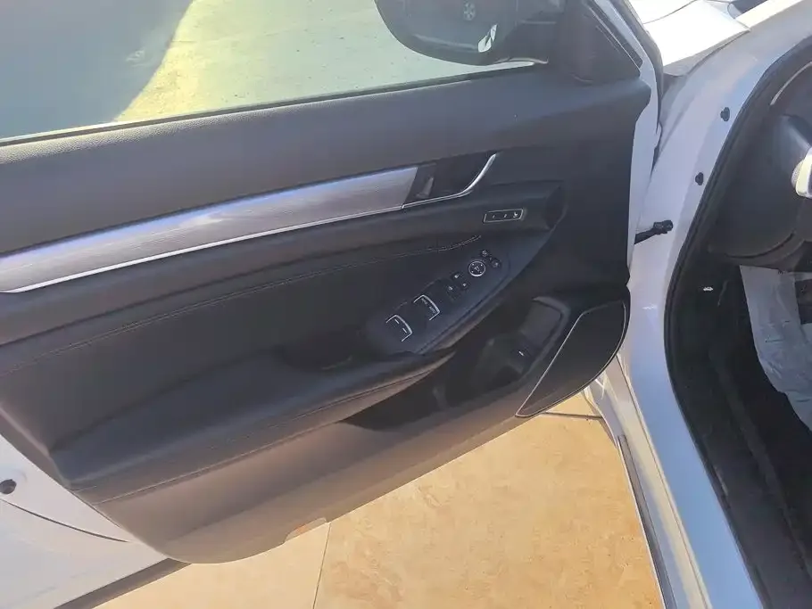 Honda Accord — фото 6