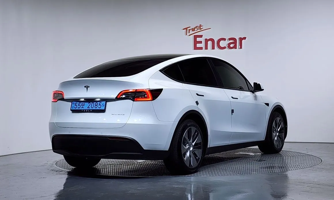 Tesla Model Y — фото 4