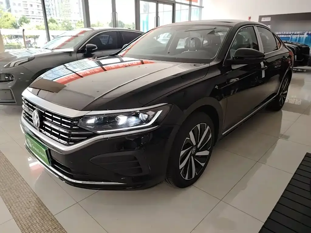 Volkswagen Passat — фото 1