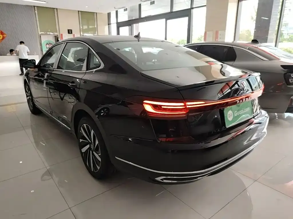 Volkswagen Passat — фото 6