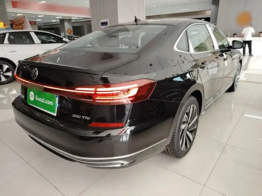 Volkswagen Passat — фото 7