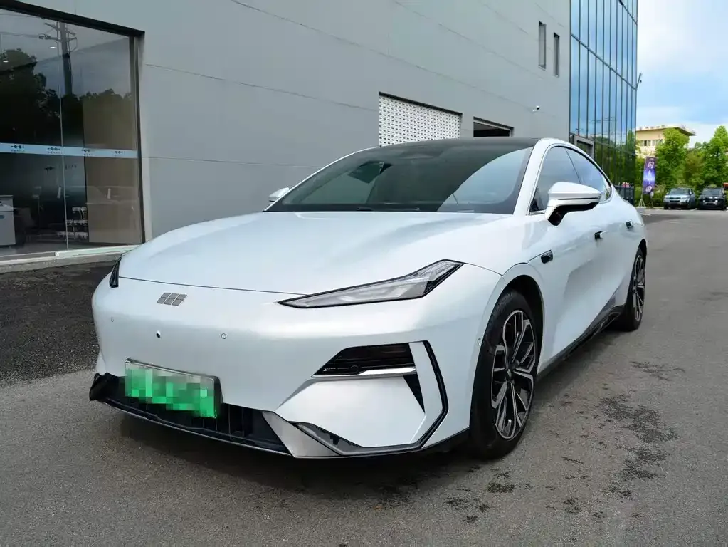 Geely Galaxy E8