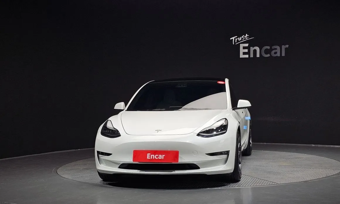 Tesla Model 3 — фото 4