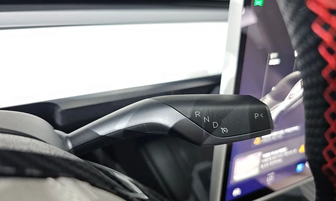Tesla Model 3 — фото 2