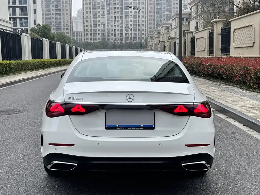 Mercedes-Benz E-Class (Import) — фото 5