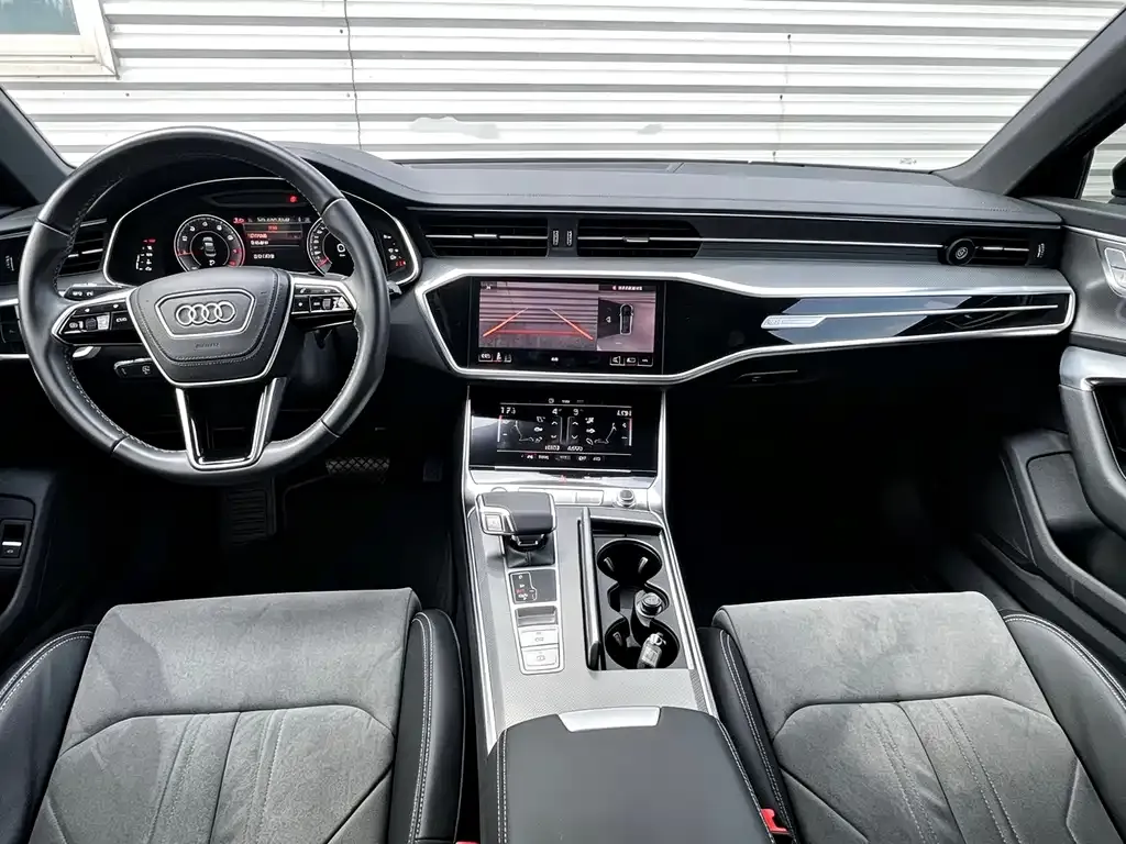 Audi A6L — фото 10