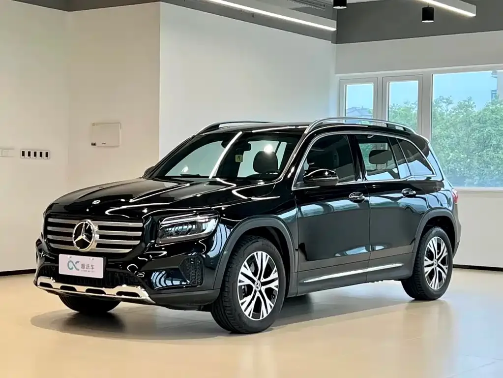 Mercedes-Benz GLB — фото 1
