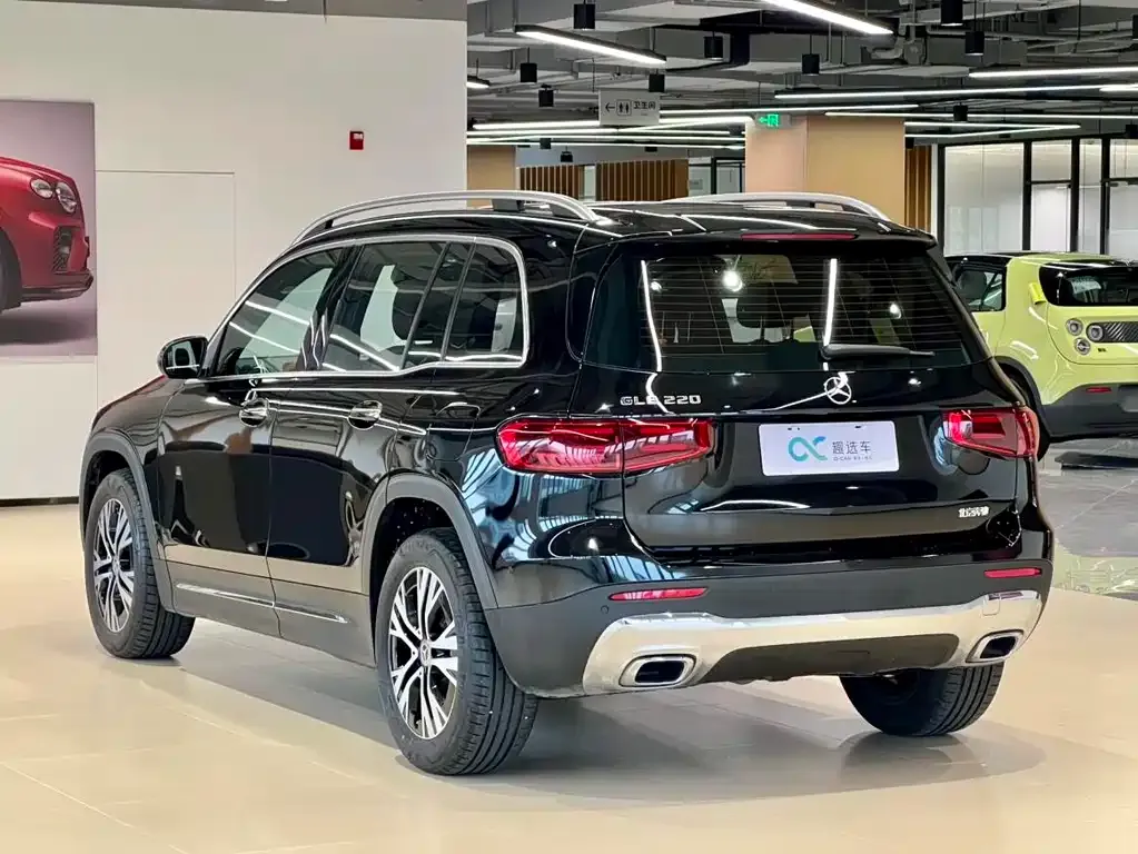 Mercedes-Benz GLB — фото 7