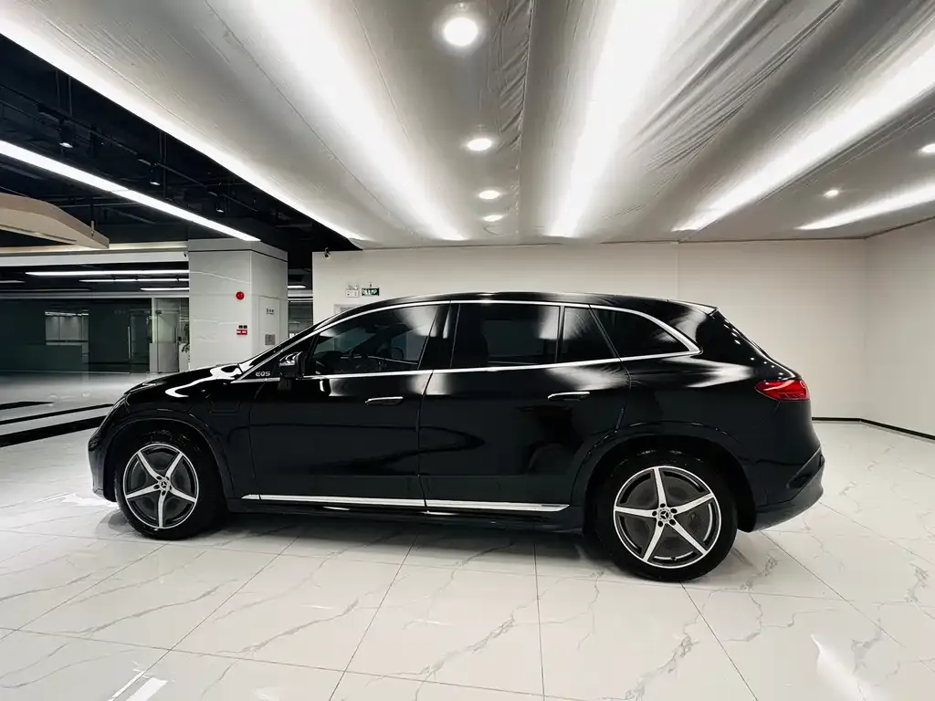 Mercedes-Benz EQS SUV — фото 8