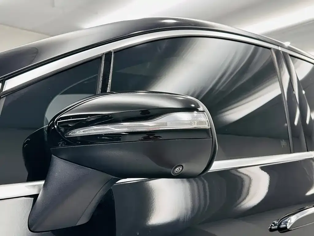 Mercedes-Benz EQS SUV — фото 10