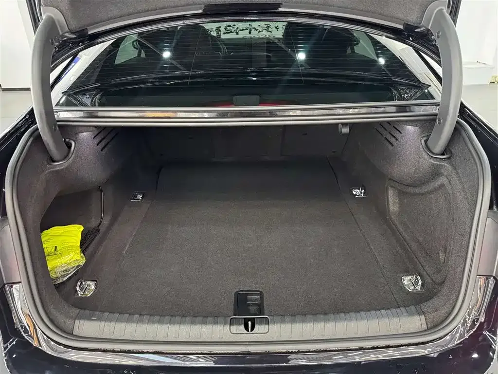 Audi A7L 2024 из CN, фото 8