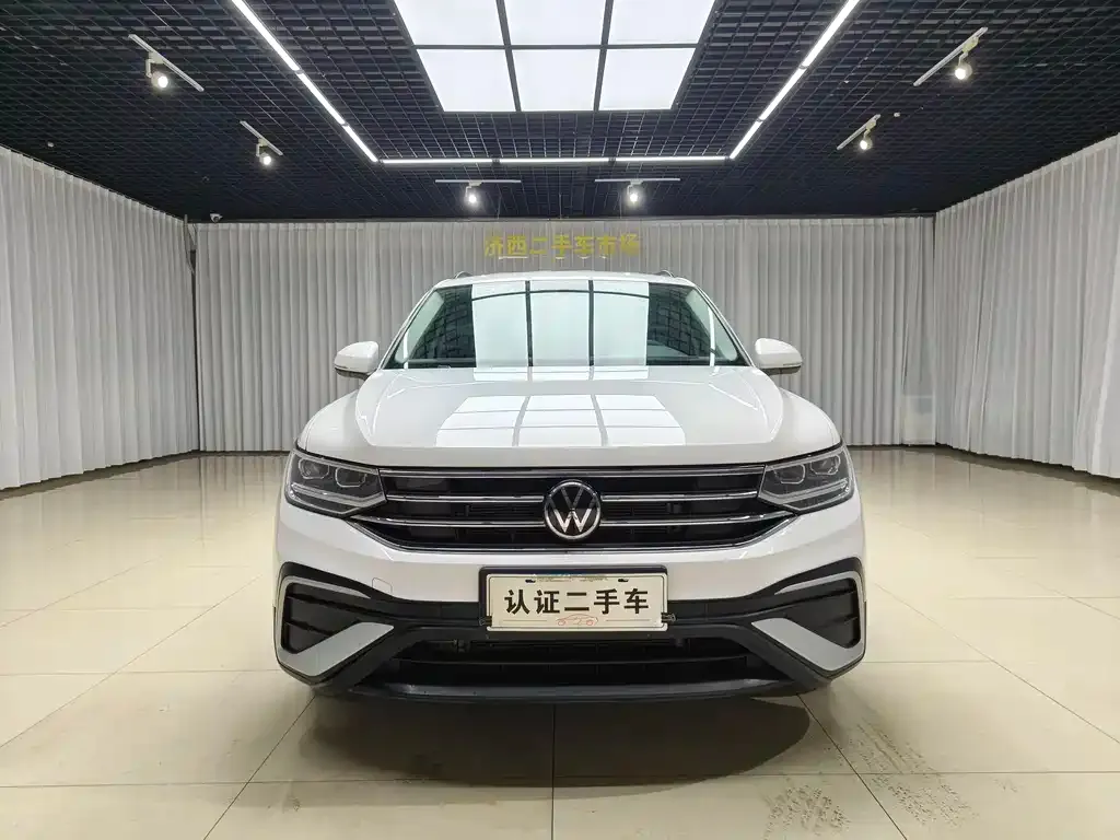 Volkswagen Tiguan L — фото 8