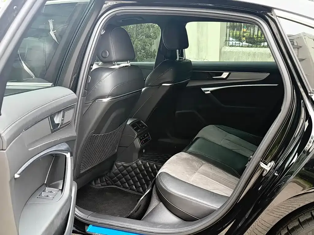Audi A6L 2022 из CN, фото 10