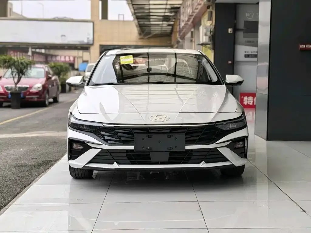 Hyundai Elantra — фото 6
