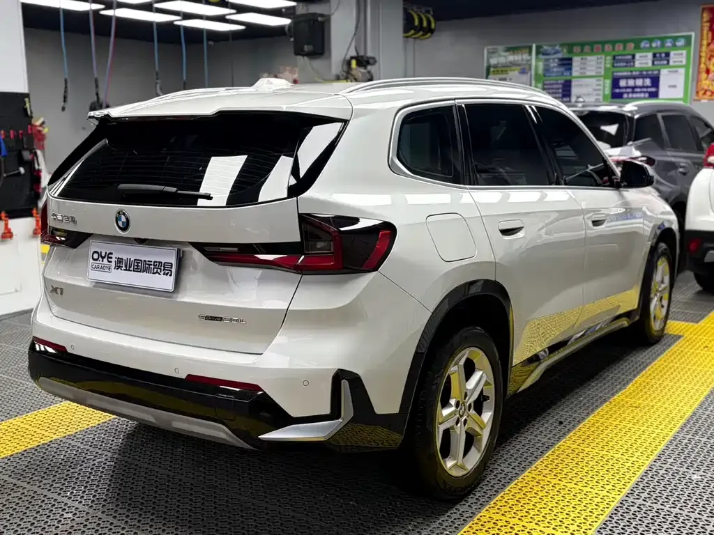 BMW X1 — фото 9