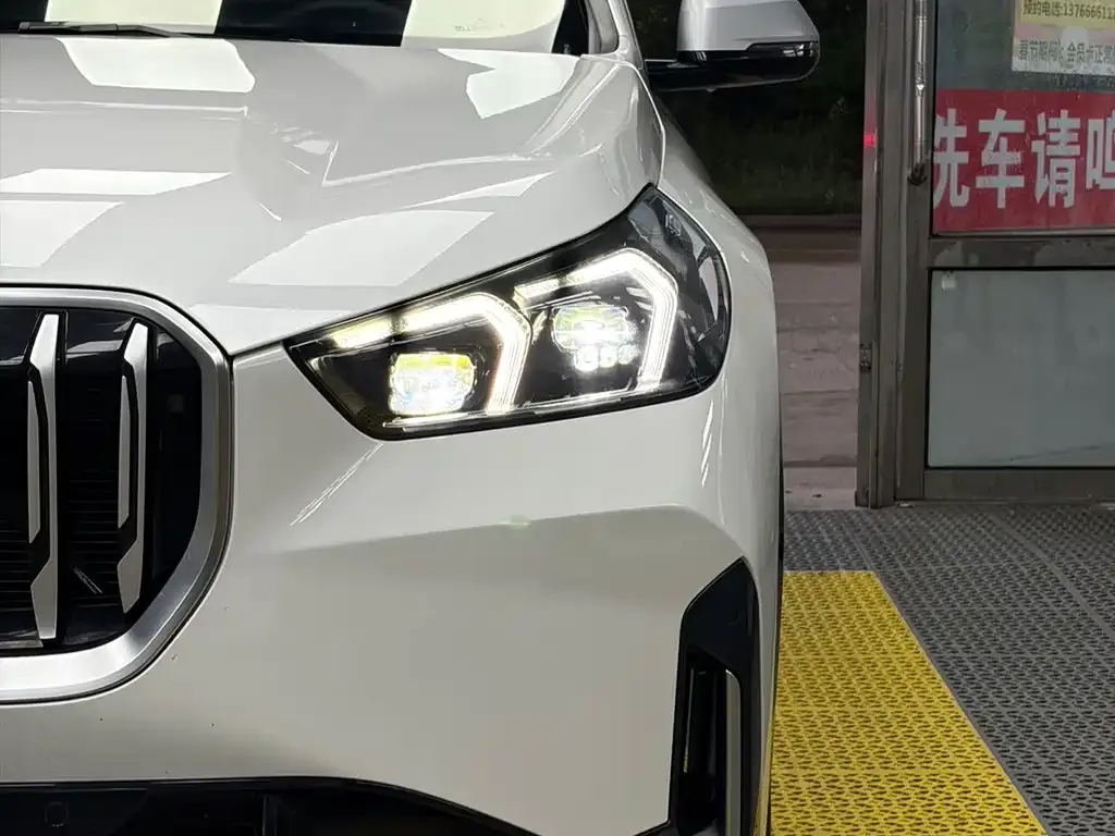 BMW X1 — фото 5