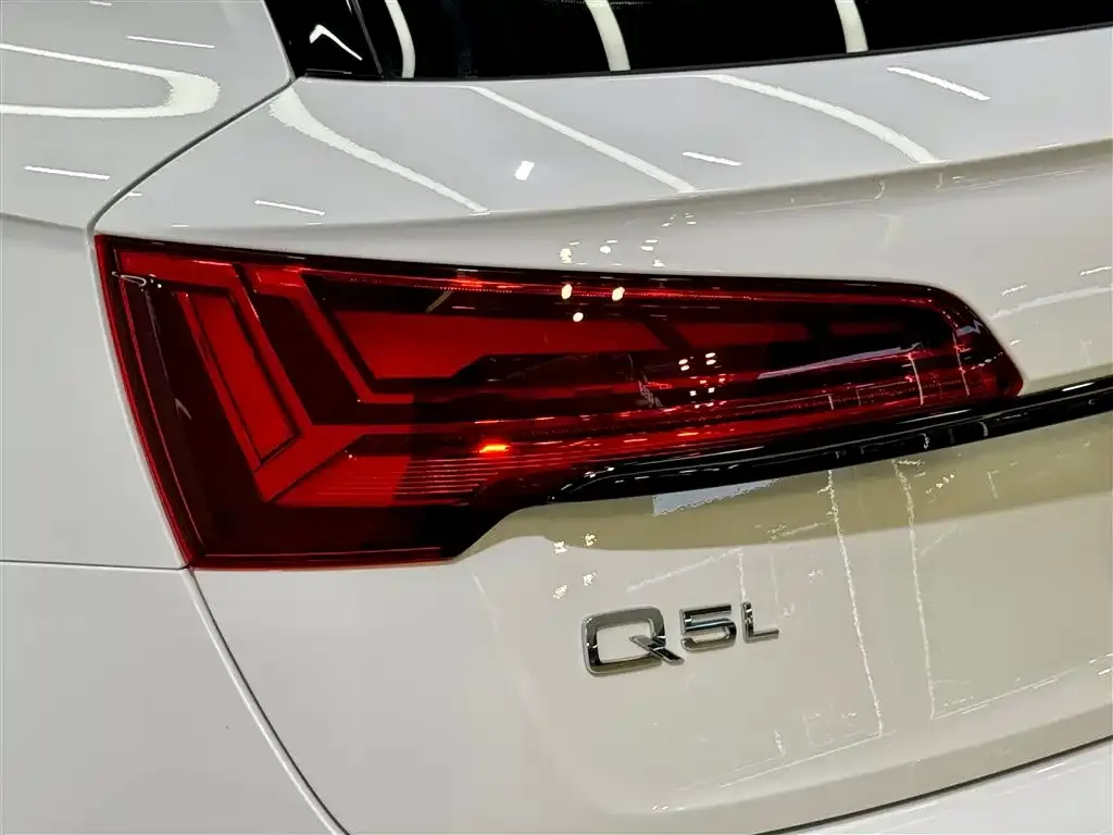Audi Q5L — фото 4