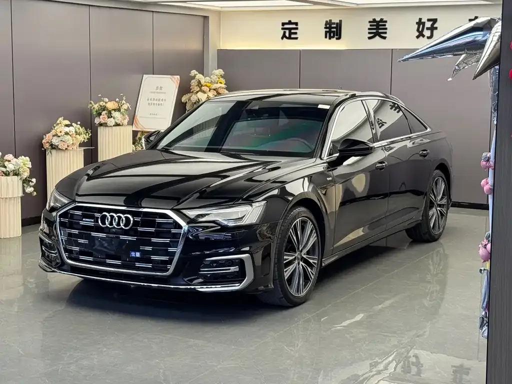Audi A6L — фото 1