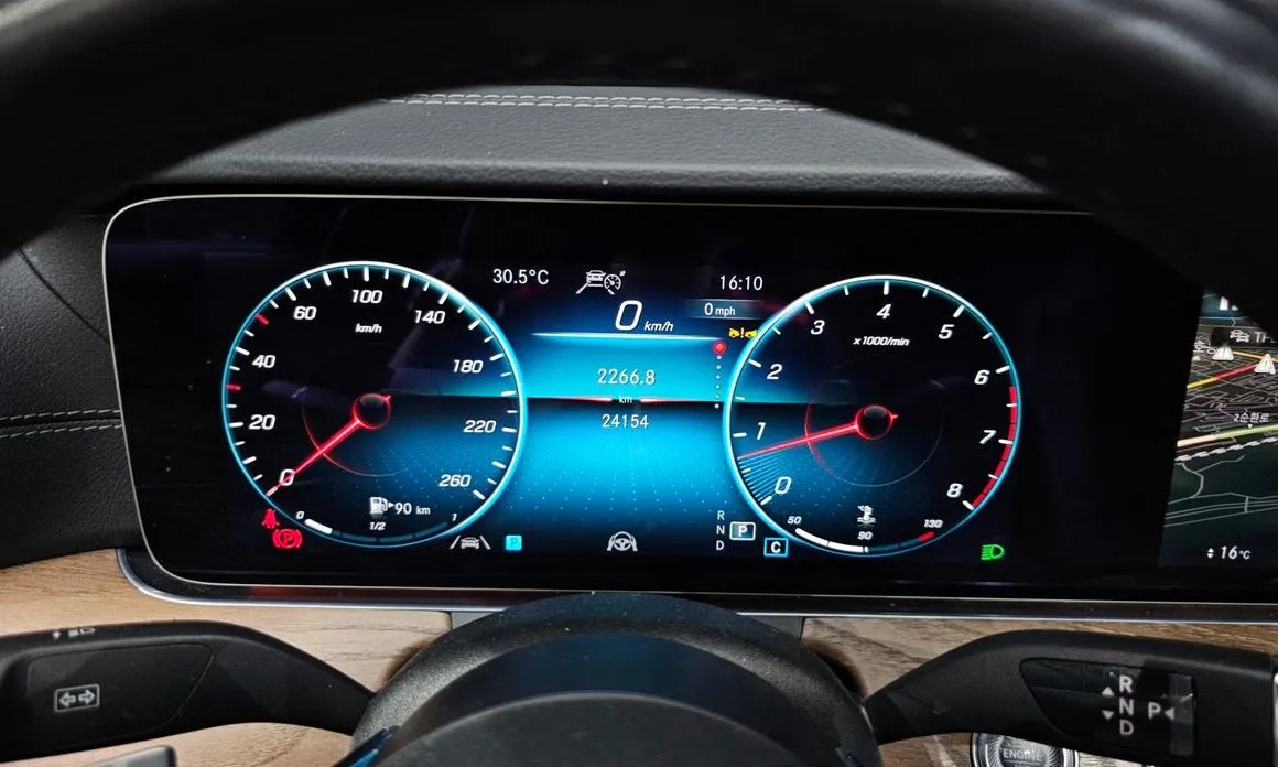 Mercedes-Benz E-Class 2023 из KR, фото 9