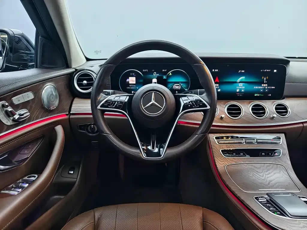 Mercedes-Benz E-Class — фото 4