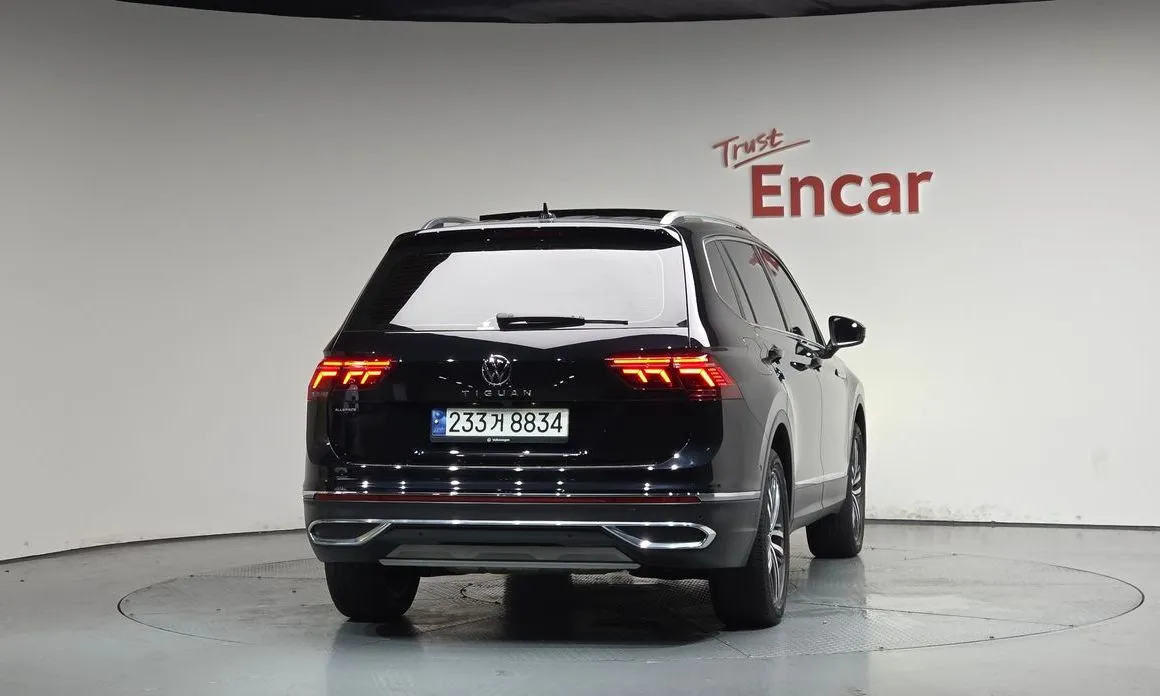 Volkswagen Tiguan — фото 7