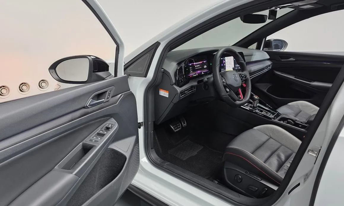 Volkswagen Golf 2024 из KR, фото 7