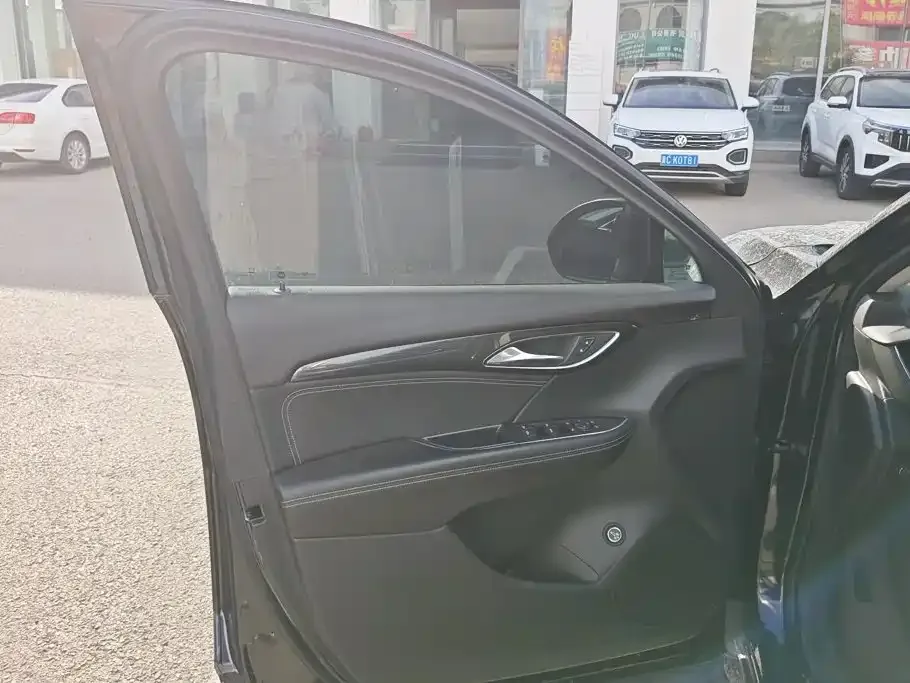Buick Envision Plus — фото 4