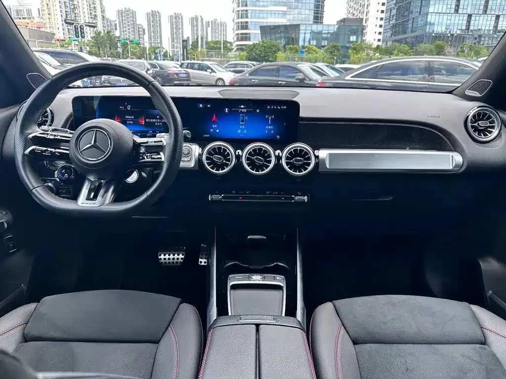 Mercedes-Benz GLB AMG — фото 3