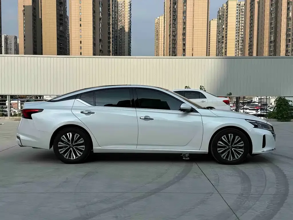 Nissan Teana — фото 3