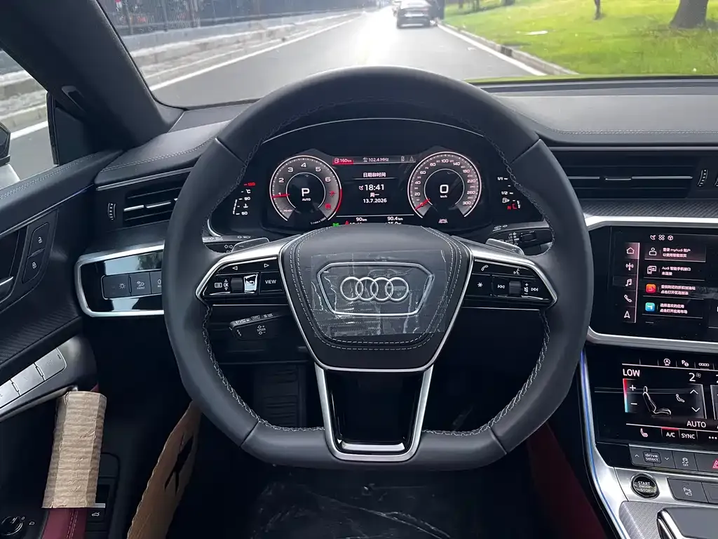 Audi A7L — фото 5