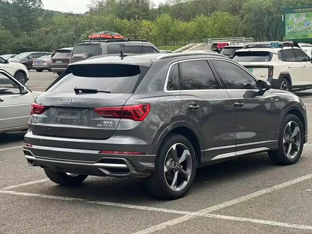 Audi Q3 — фото 10