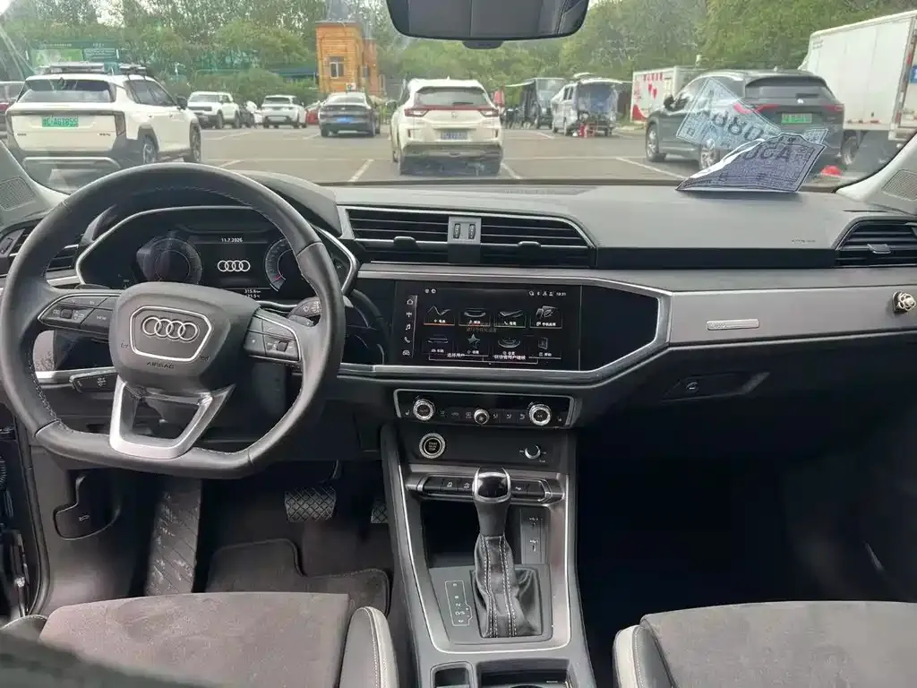 Audi Q3 — фото 5