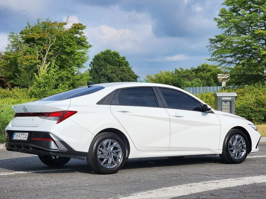 Hyundai AVANTE — фото 3