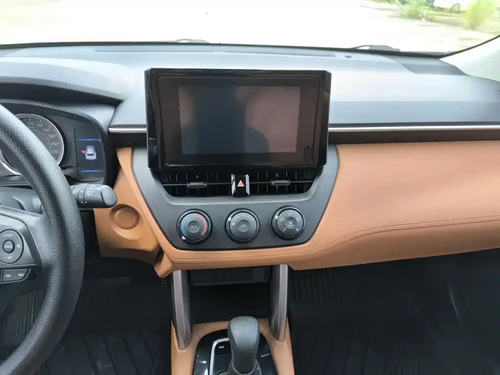 Toyota Corolla Cross — фото 8