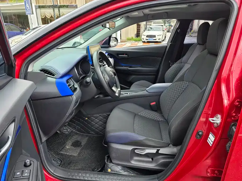 Toyota C-HR 2022 из CN, фото 2