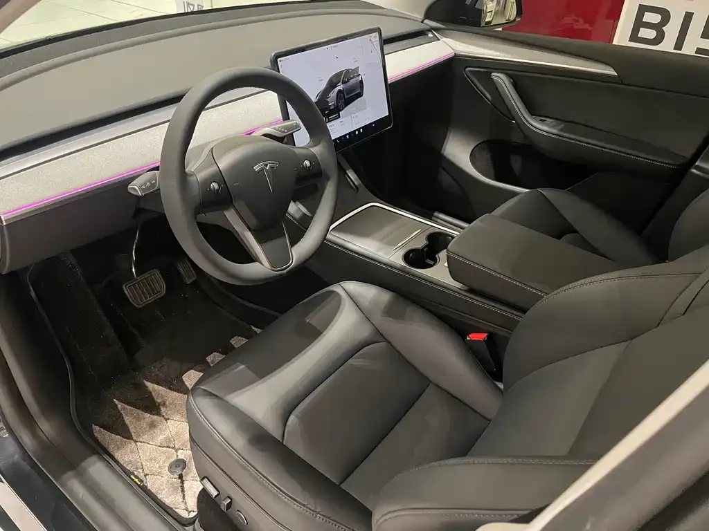 Tesla Model Y — фото 4