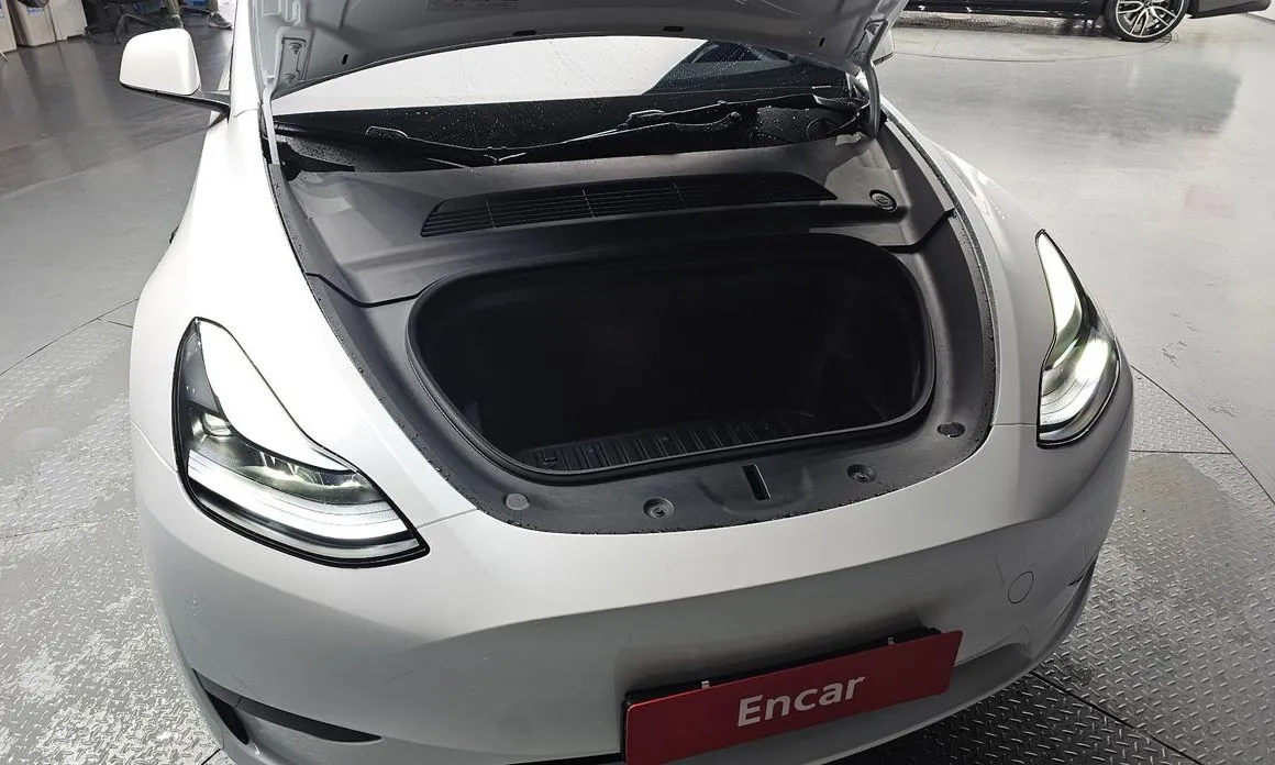 Tesla Model Y — фото 6