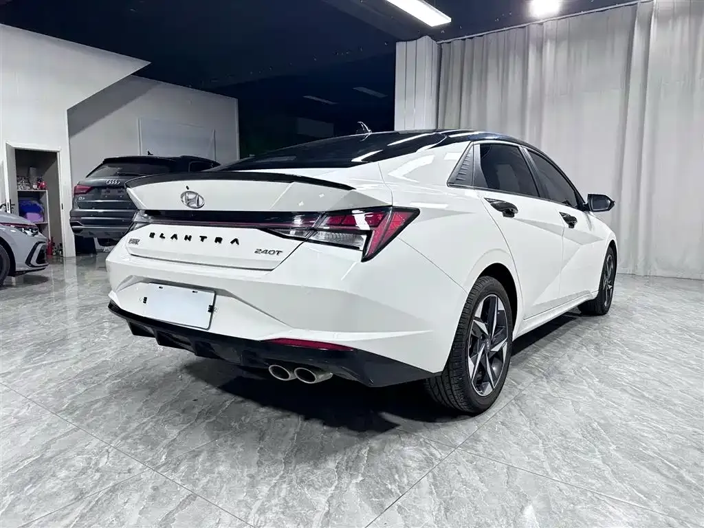 Hyundai Elantra — фото 6