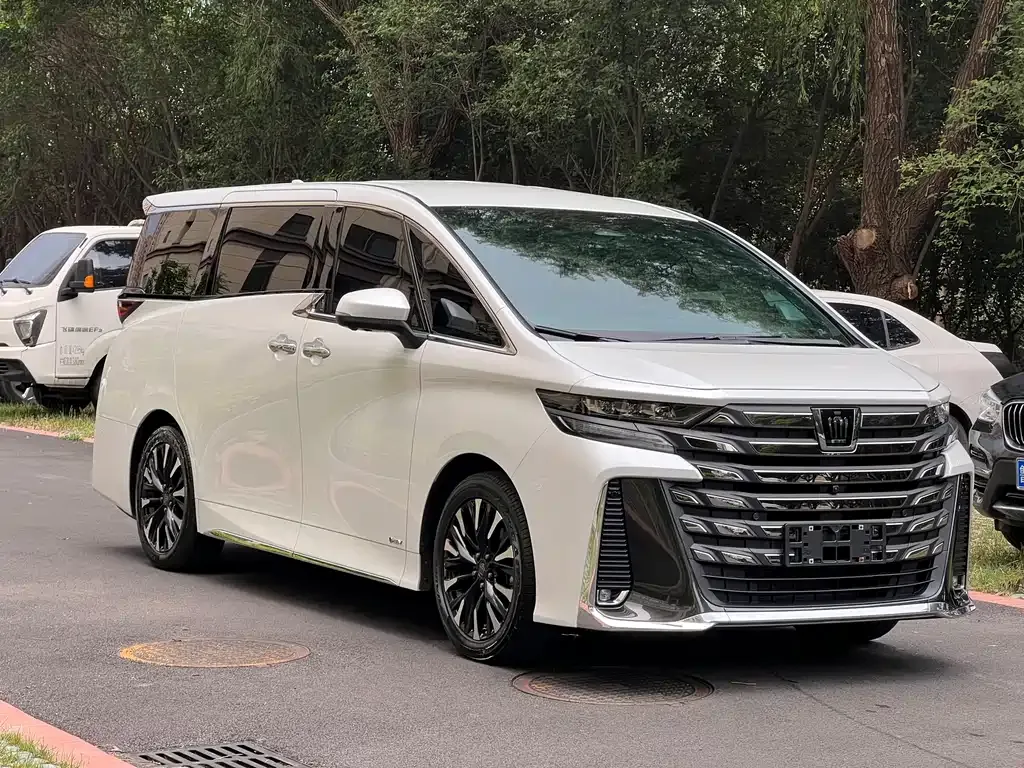 Toyota Vellfire — фото 9