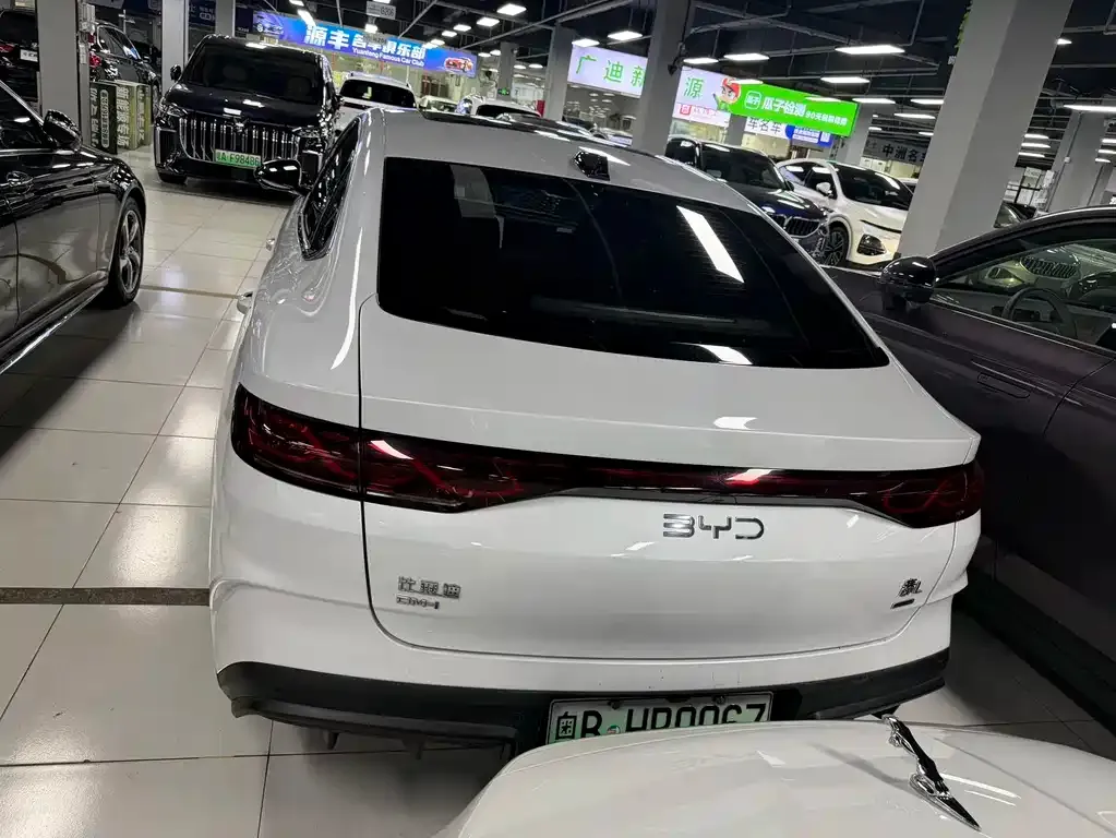 BYD Qin L — фото 4