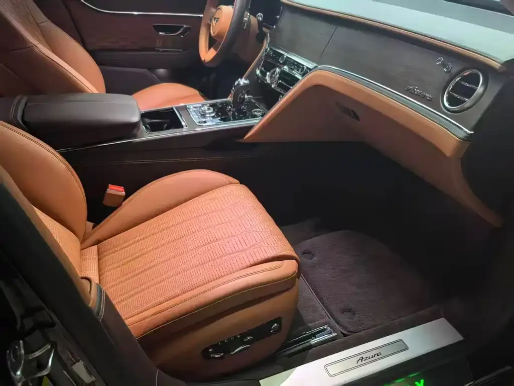 Bentley Flying Spur — фото 9
