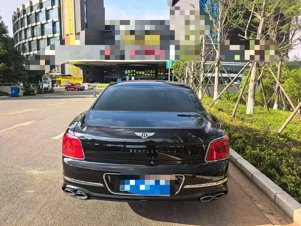 Bentley Flying Spur — фото 5