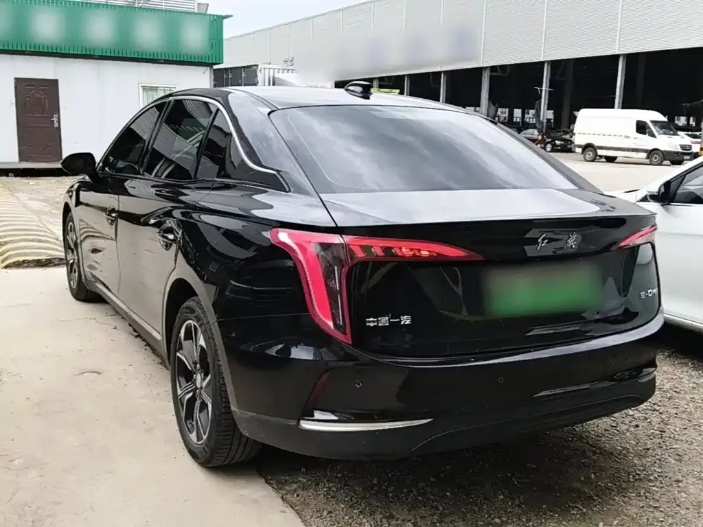Hongqi E-QM5 — фото 10