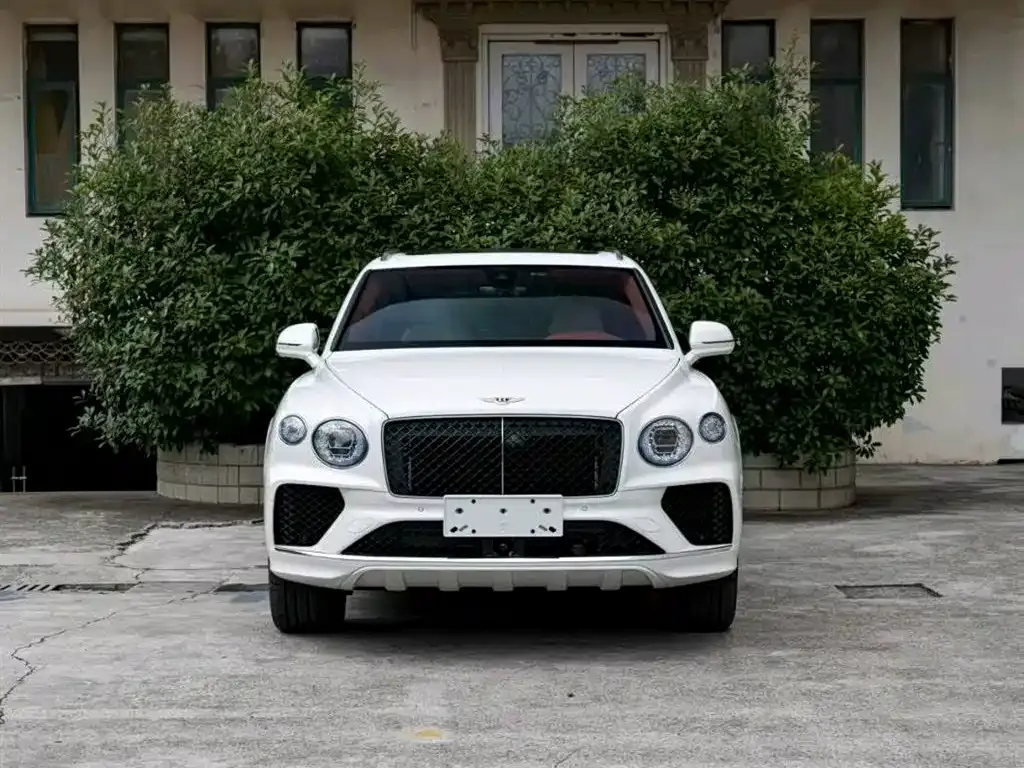 Bentley Bentayga — фото 1
