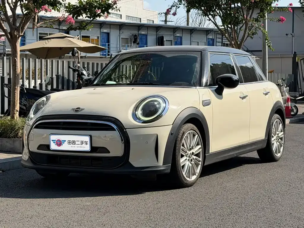 MINI Cooper (3-door) — фото 1