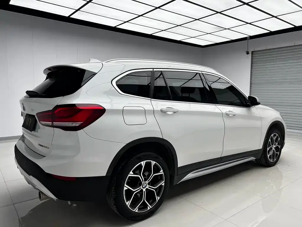 BMW X1 — фото 8