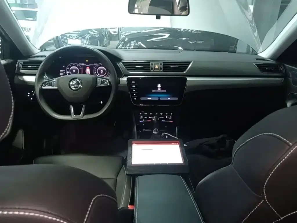 Skoda Superb — фото 4