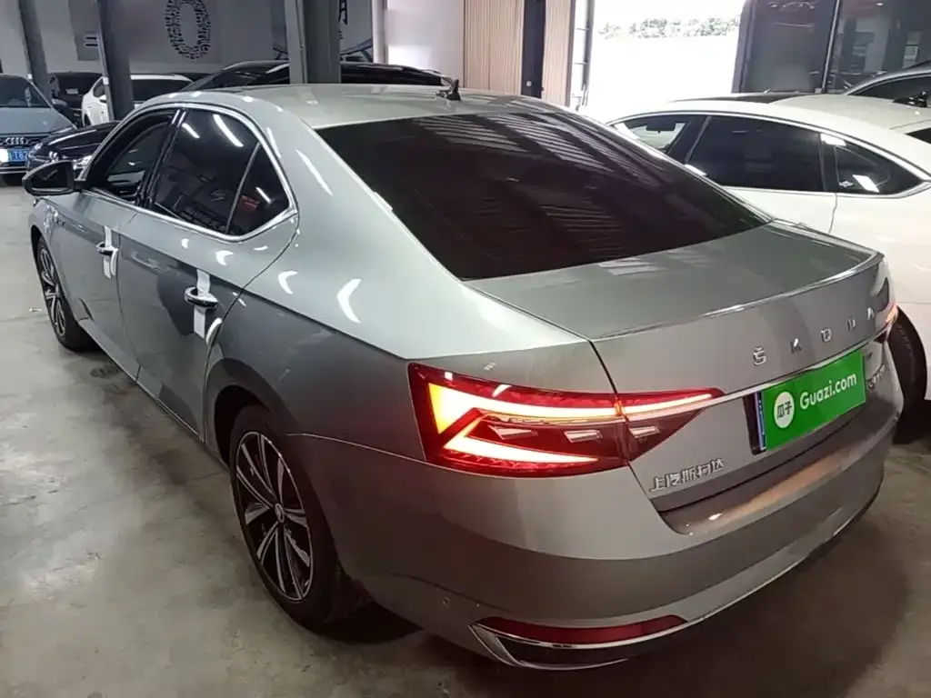 Skoda Superb — фото 6