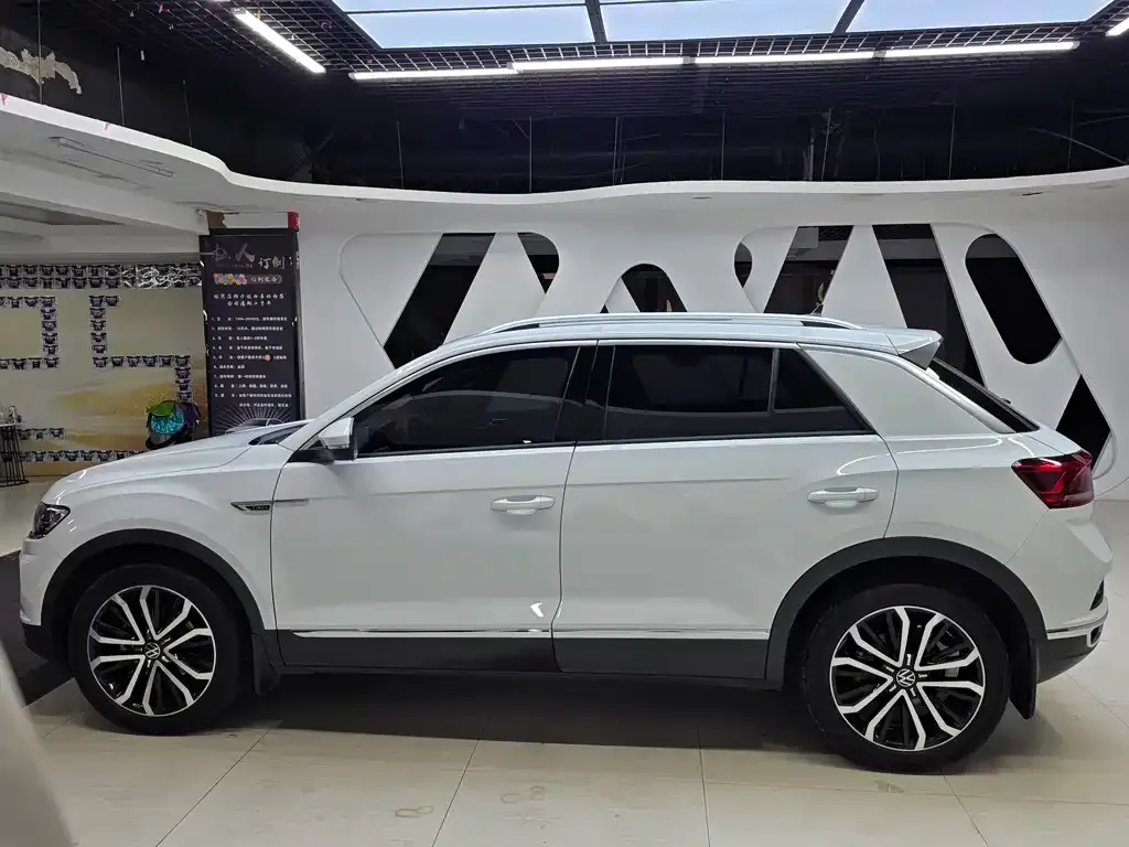 Volkswagen T-Roc — фото 3