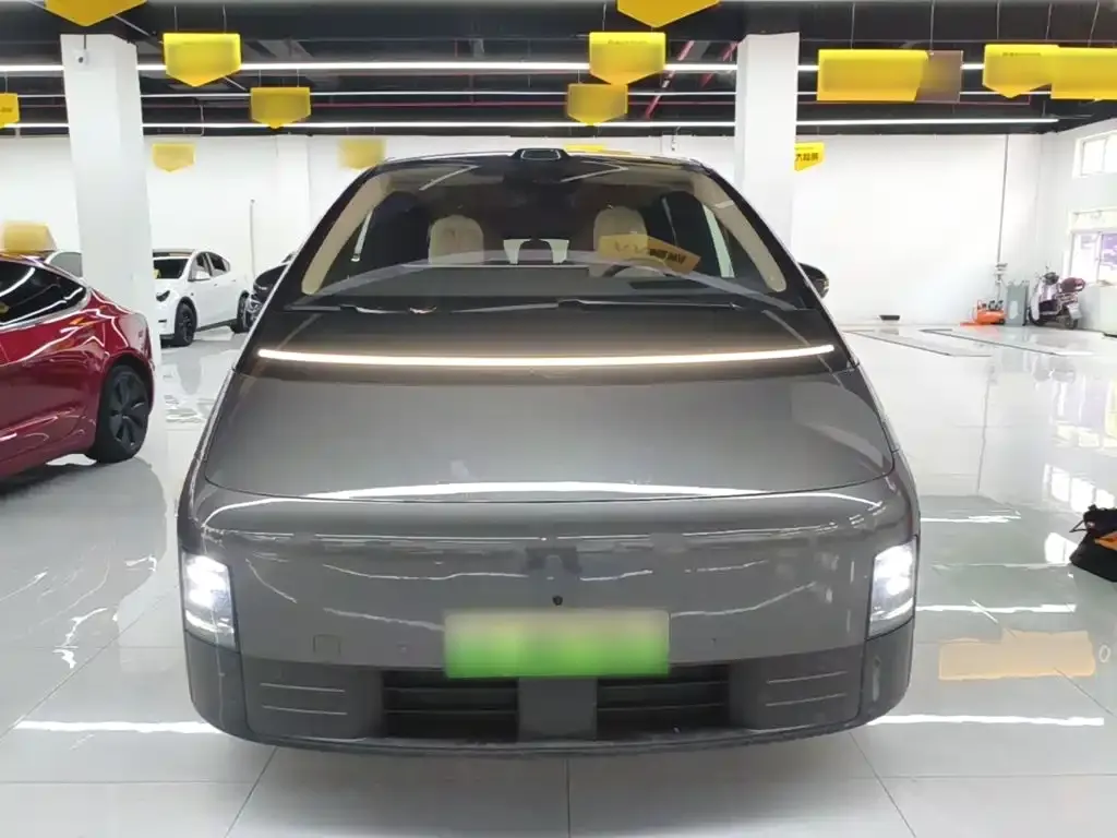 Li Auto MEGA — фото 2